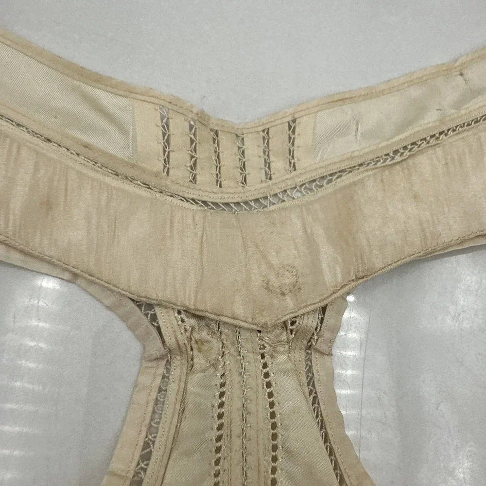 VTG SIBLEY LINDSAY & CURR CO Beige Silk Lace Collar Ascot Victorian